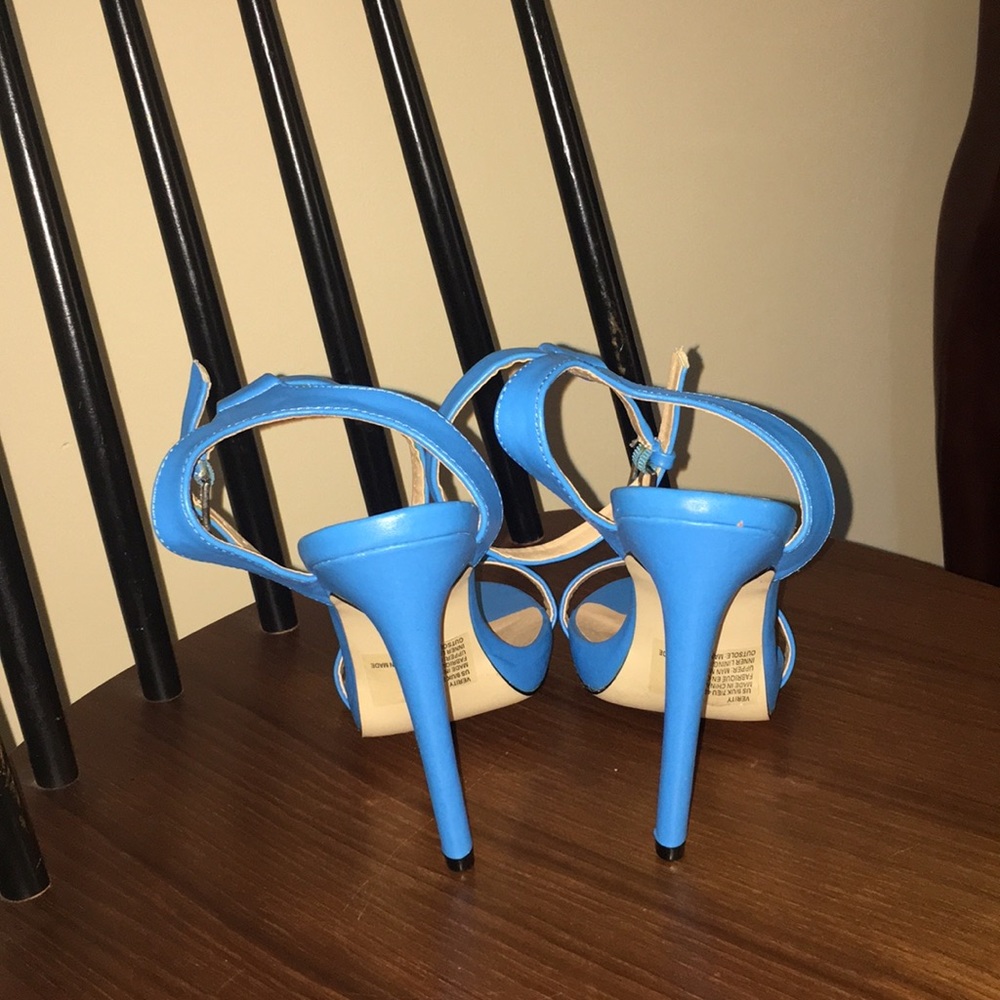 Shoes - Picture 2 of 8